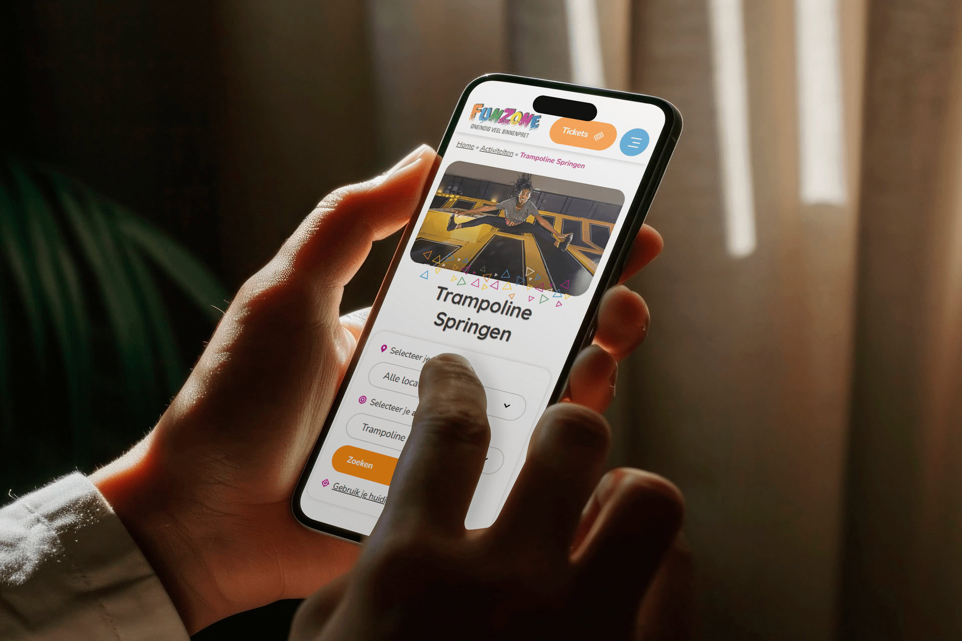 Gemakkelijk De Activiteit Trampoline Springen Boeken Via De Website Van Funzone