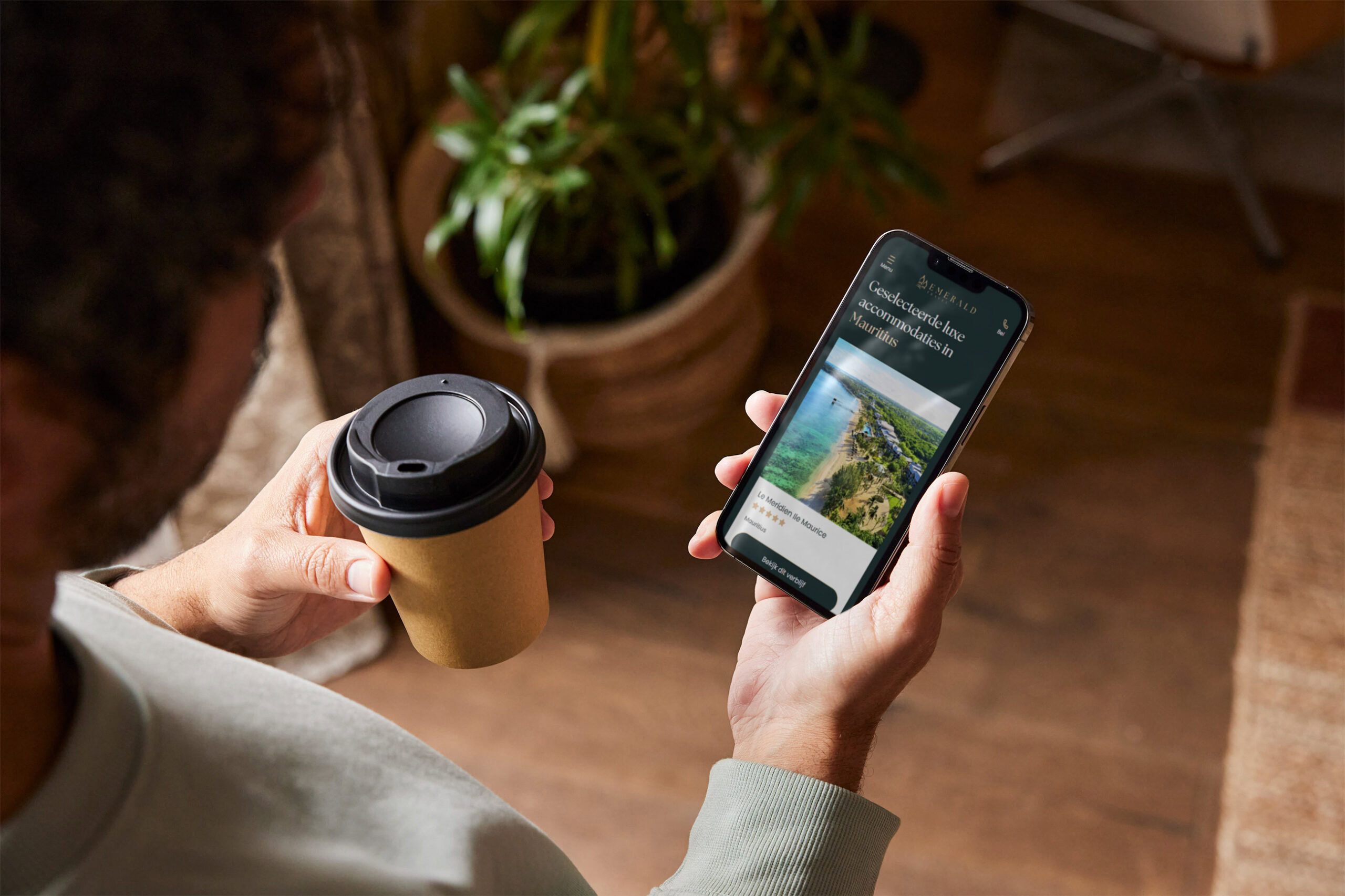 Emerald Travel Phone Design Website
