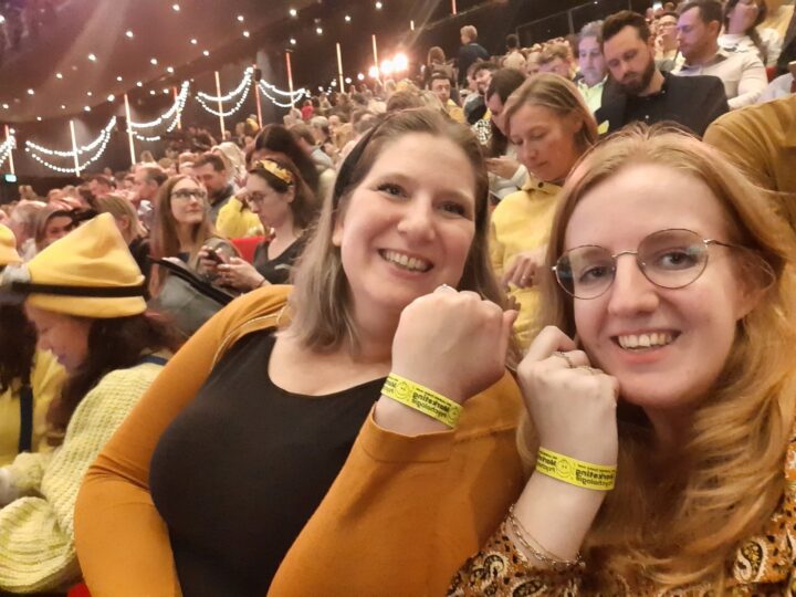 Collega's Nienke En Anke Bij Het Event