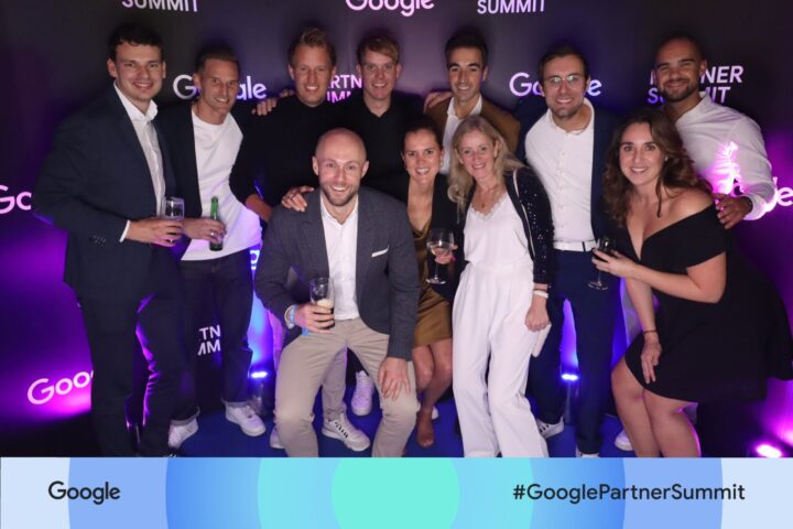 Samen Met De Andere Bureaus Op De Foto
