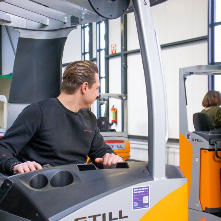 Samenwerking De Uitdagingen Voor Blom Opleidingen Liggen Vooral Op Het Inschrijven Voor De Heftruck Opleiding