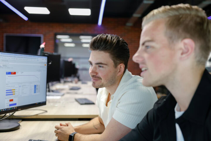 Collegas Jelle En Renzo Zetten In Op Cro En Sea