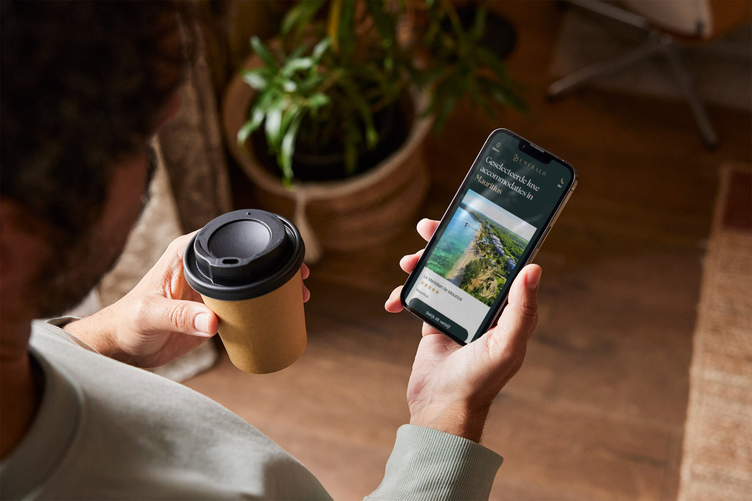 Emerald Travel Phone Design Website